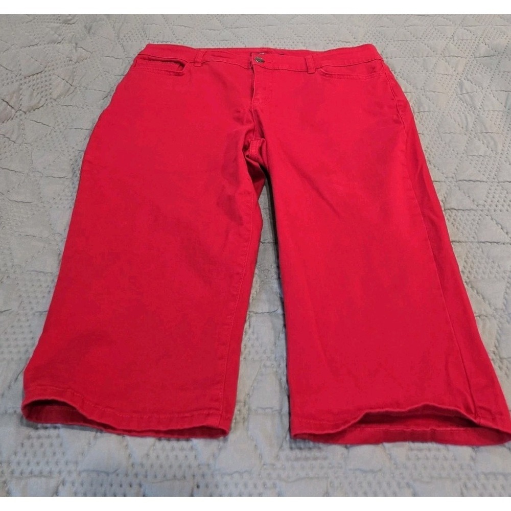 CHAPS Women's Red Capris Size 12 EXCELLENT USED CONDITION!!